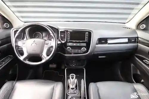 Mitsubishi Outlander 2.0 Plug-In Hybrid 2015