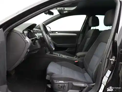 VW Passat Variant GTE 2021