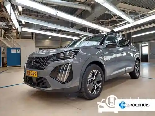 Peugeot 2008 1.2 Hybrid 136 2025