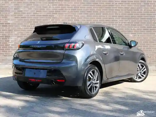 Peugeot 208 1.2 PureTech 100 2023