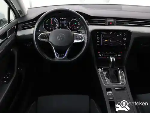 VW Passat Variant GTE 2021