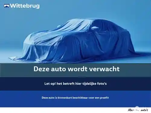 VW Golf 1.5 eHybrid 2025