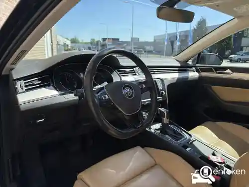 VW Passat Variant GTE 2015