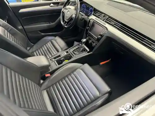 VW Passat Variant GTE 2015