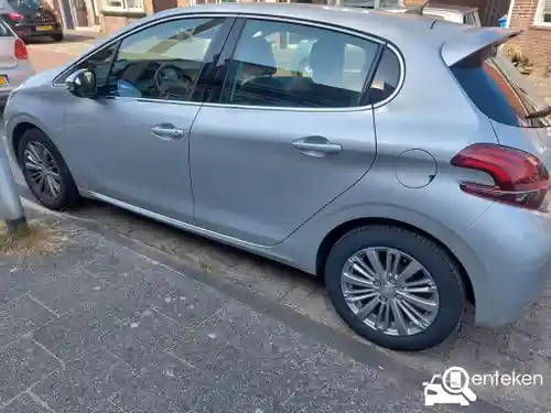 Peugeot 208 1.2 PureTech 82 2016