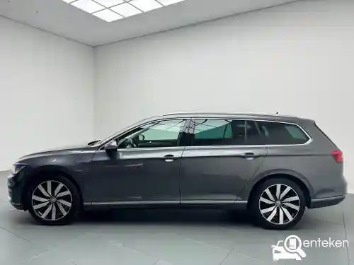 VW Passat Variant GTE 2015