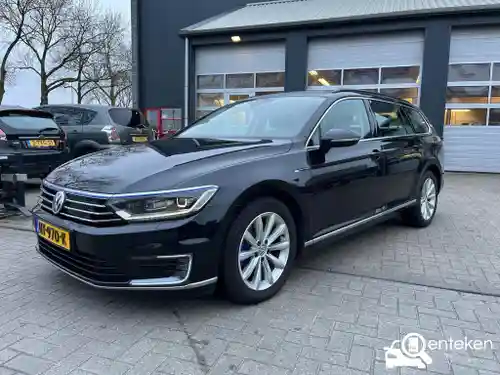 VW Passat Variant GTE 2015