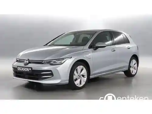 VW Golf 1.5 eHybrid 2025