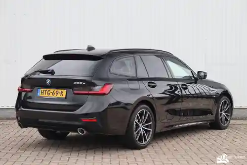 BMW 330e Touring 2022