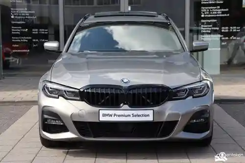 BMW 330e Touring 2022