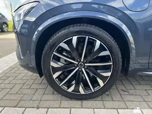 Volvo XC90 B5 2025