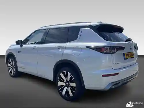 Mitsubishi Outlander 2.4 Plug-In Hybrid 2025
