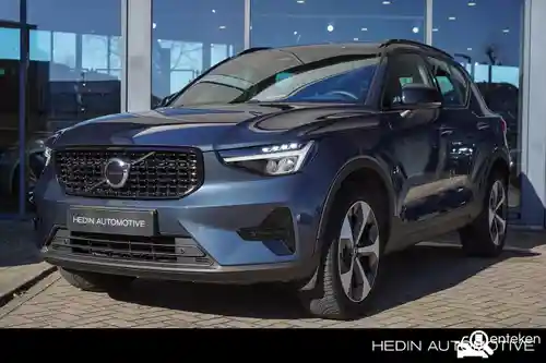 Volvo XC40 B4 2025