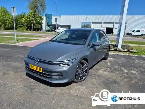 VW Golf 1.5 eHybrid 2025