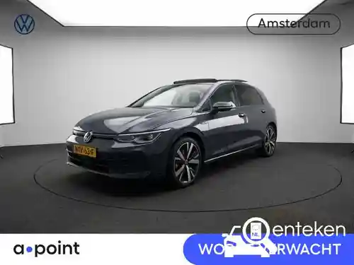 VW Golf 1.5 eHybrid 2025