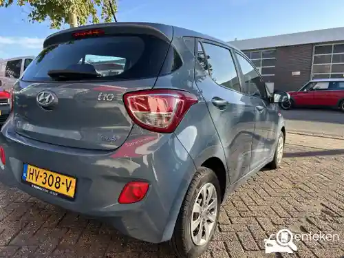 Hyundai i10 1.0 blue 2016