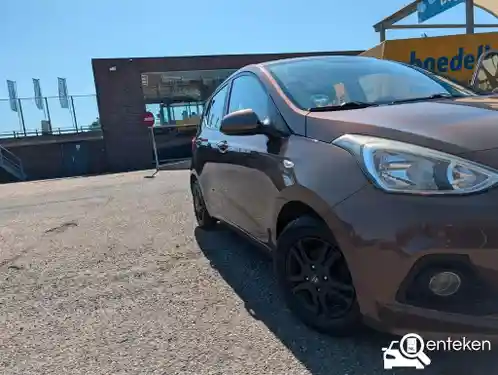 Hyundai i10 1.0 blue 2016