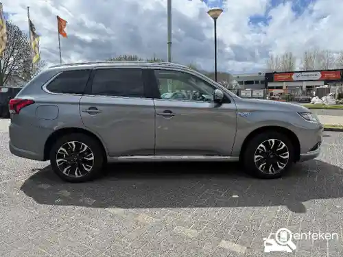 Mitsubishi Outlander 2.0 Plug-In Hybrid 2015