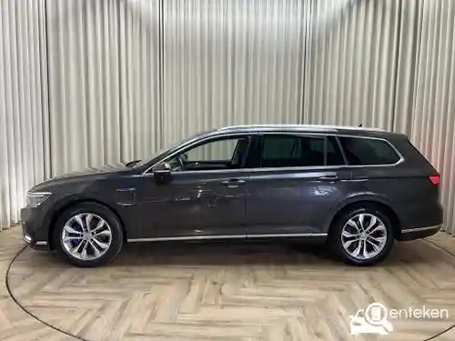 VW Passat Variant GTE 2019