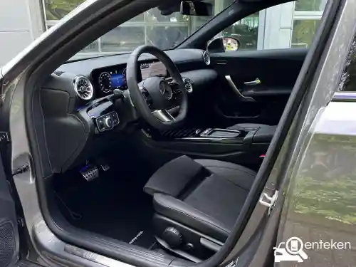 Mercedes-Benz A 180 2025