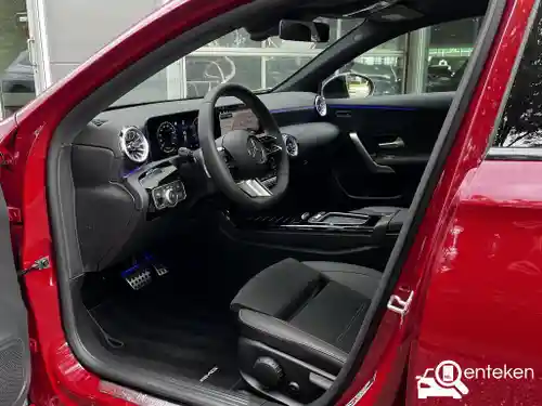 Mercedes-Benz A 180 2025