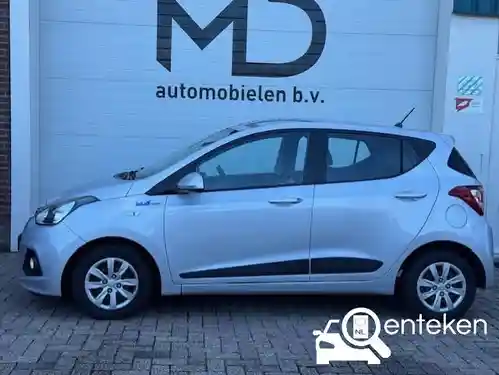 Hyundai i10 1.0 blue 2016