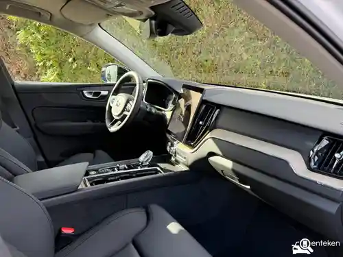 Volvo XC60 Plug-in Hybrid T6 2025