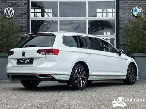 VW Passat Variant GTE 2021
