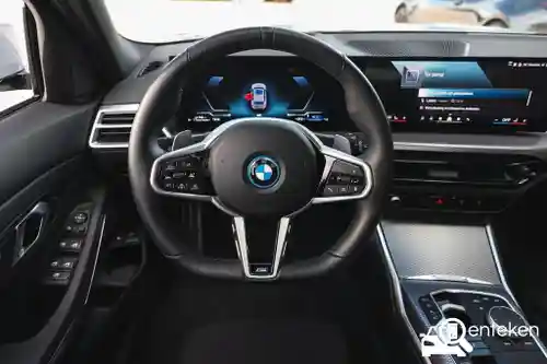 BMW 330e Touring 2024