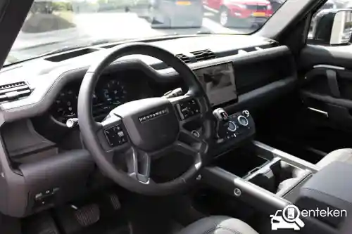 Land Rover Defender 110 P300e 2025