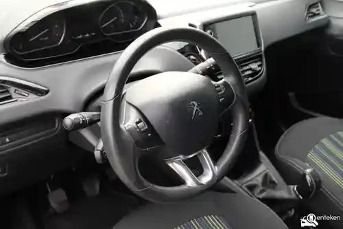 Peugeot 208 1.2 PureTech 82 2016