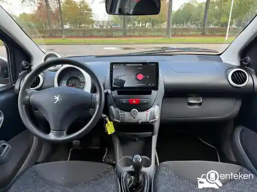 Peugeot 107 1.0 70 2011
