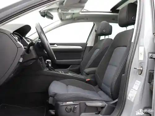 VW Passat Variant GTE 2022
