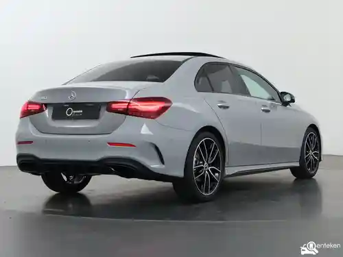 Mercedes-Benz A 180  2025