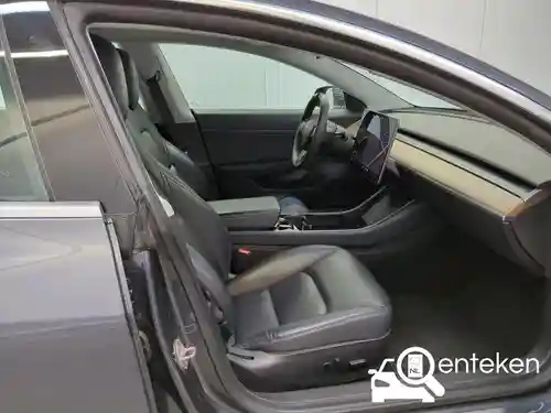 Tesla Model 3 Standard Range Plus 2020