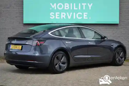 Tesla Model 3 Standard Range Plus 2020