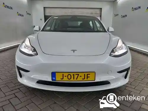 Tesla Model 3 Standard Range Plus 2020