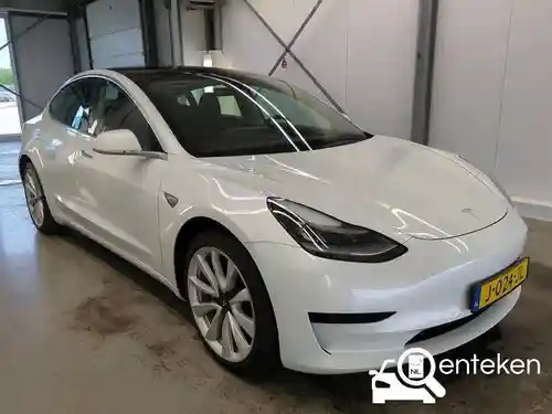 Tesla Model 3 Standard Range Plus 2020