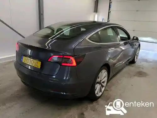 Tesla Model 3 Standard Range Plus 2020