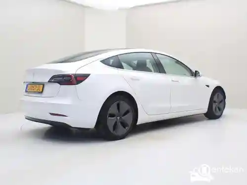 Tesla Model 3 Standard Range Plus 2020