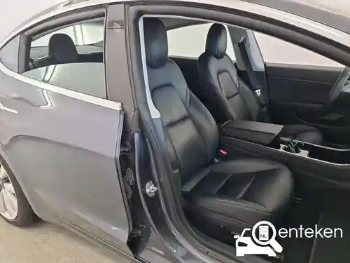 Tesla Model 3 Standard Range Plus 2020