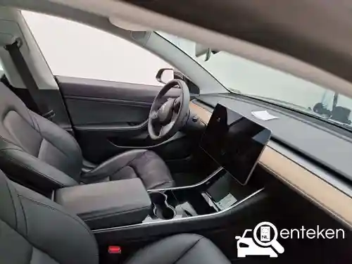 Tesla Model 3 Standard Range Plus 2020