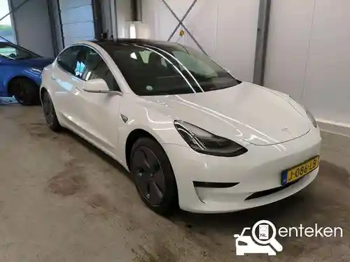 Tesla Model 3 Standard Range Plus 2020