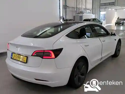 Tesla Model 3 Standard Range Plus 2020