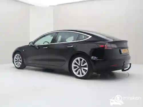 Tesla Model 3 Standard Range Plus 2020