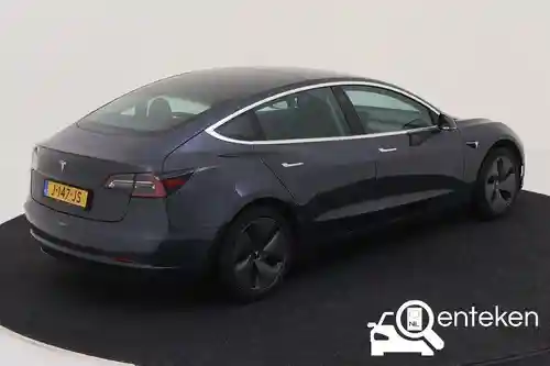 Tesla Model 3 Standard Range Plus 2020