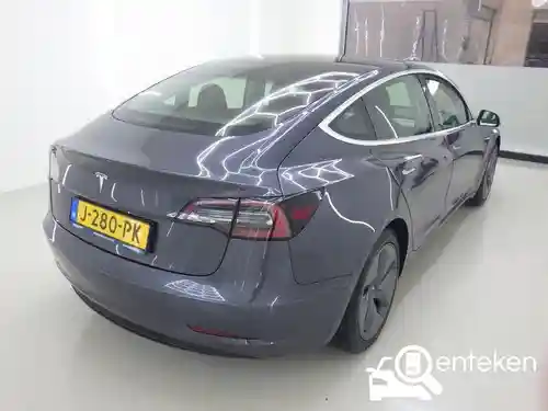 Tesla Model 3 Standard Range Plus 2020
