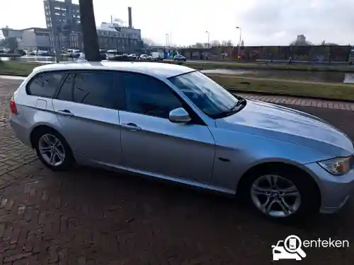 BMW 318i Touring 2009