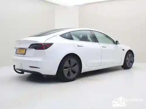 Tesla Model 3 Standard Range Plus 2020