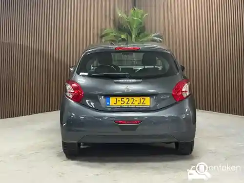 Peugeot 208 1.2 PureTech 82 2013